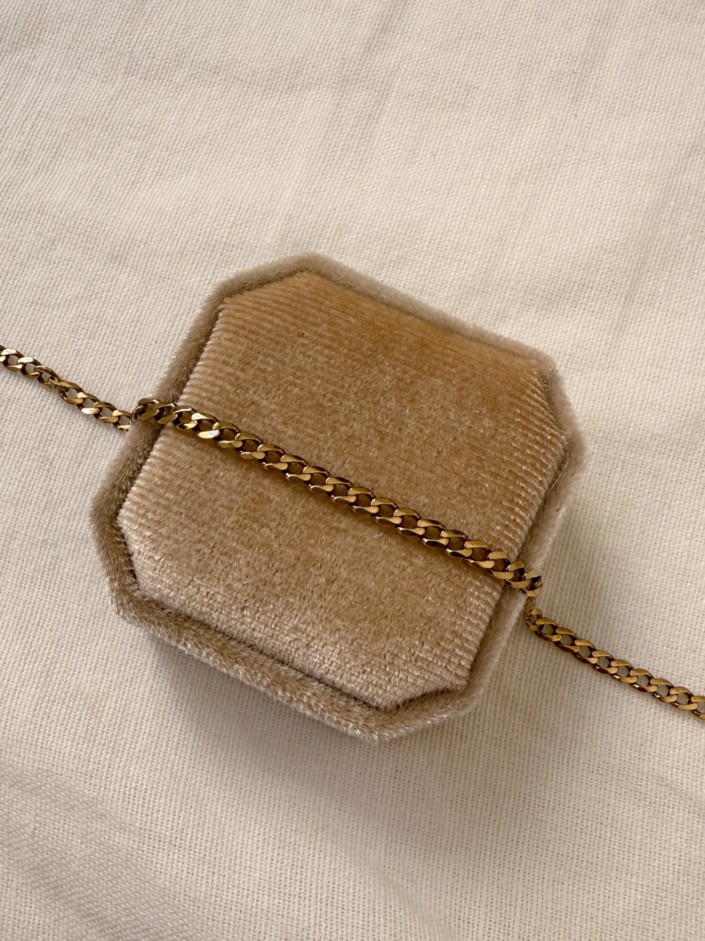 Chunky Cuban Chain Vintage Gold